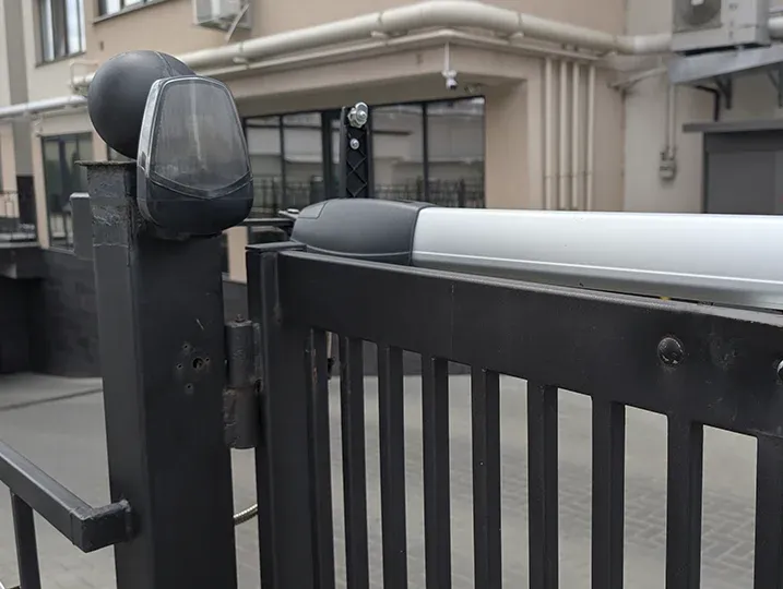 Best Residential Gate Operator Services in Florida with Holt’s Garage Door and Repair